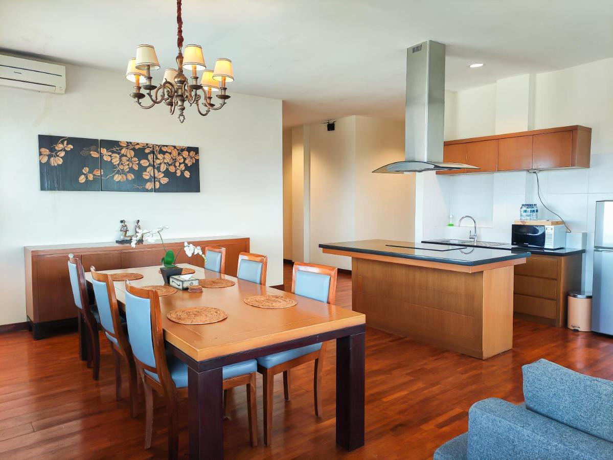 Deluxe Three-Bedroom Apartment,1365293891:JPEG